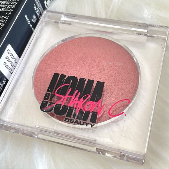 Bold & Beautiful Beauty Set of 8 - Picture 5 of 7